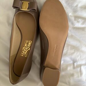 Salvatore Ferragamo Women's Taupe Flats with Bow